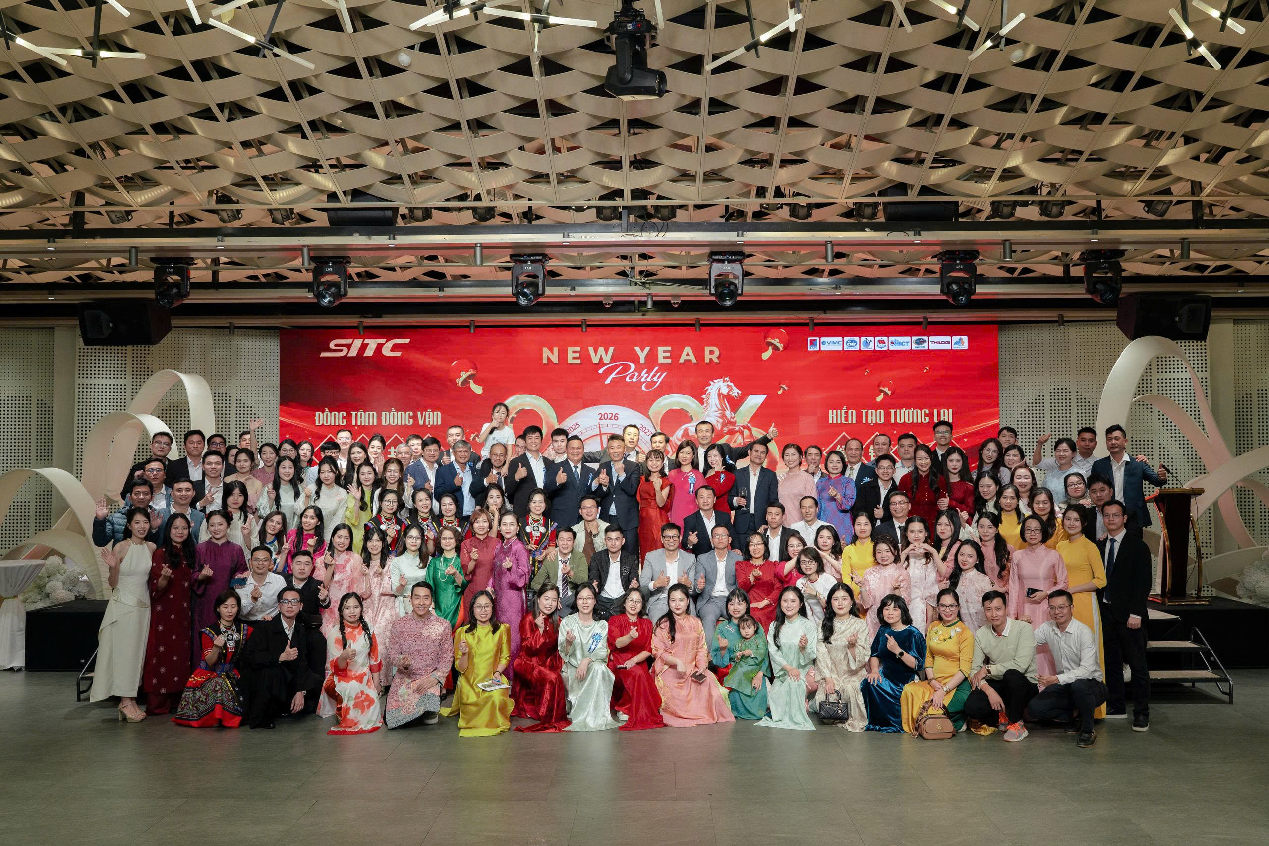 “同心共运,绿链未来” --海防地区新年晚会活动简报2.jpg “同心共运,绿链未来” --海防地区新年晚会活动简报2.jpg